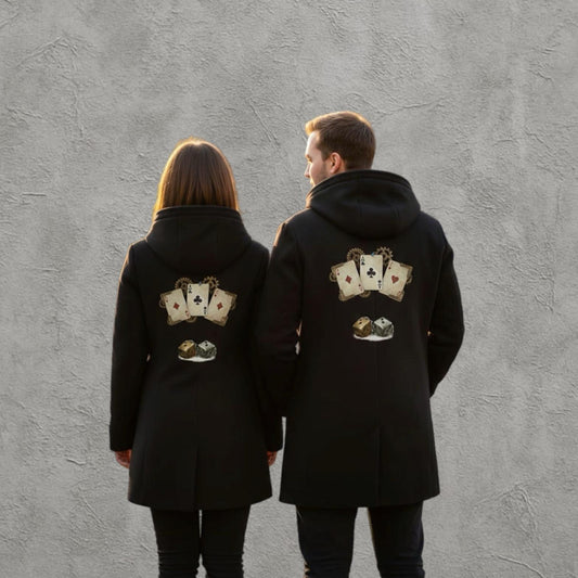 CZMD Till the Last Dice – İskambil & Zar Baskılı Siyah Panço | Sevgililer İçin Unisex Özel Tasarım